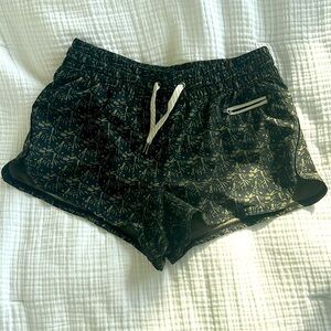 Vuori Clementine Shorts Oregano Woodblock